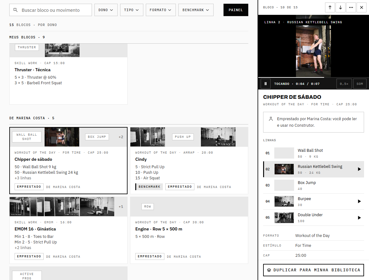 A aba Blocos: a barra com Dono, Tipo, Formato e Benchmark, os cartões agrupados por dono com o mosaico dos movimentos, e o painel de um bloco emprestado tocando o vídeo da linha 2, com Duplicar para minha biblioteca